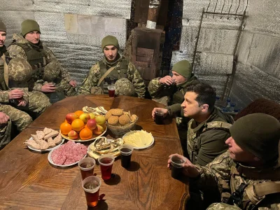 B.....a - Zełeński z żołnierzami w Donbasie, zdjęcie sprzed wojny (ale nie wiem dokła...