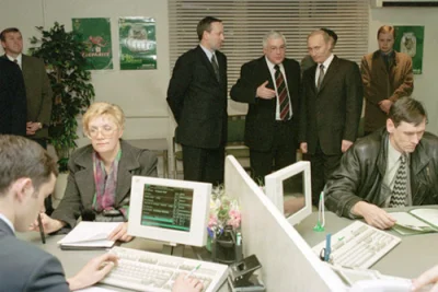 md5sum - Putler odwiedzajacy siedzibe Sberbanku w 2001 https://en.wikipedia.org/wiki/...