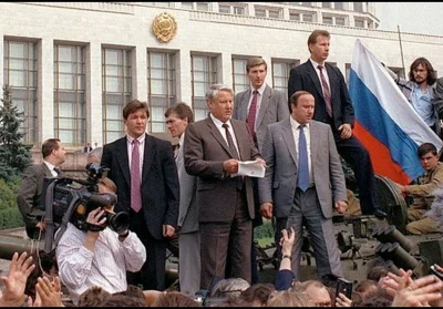 seman2zajety - Już w sierpniu 1991 roku Denturov mierzyl wysoko ( ͡° ʖ̯ ͡°) 

#ukrain...