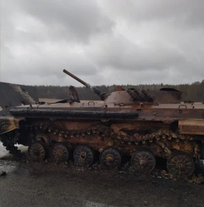 Zielonykubek - Ile ten czołg może mieć lat, z 70?
#wojna #ukraina #rosja