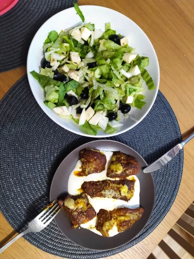 uhauha - #gotujzwykopem #keto #if #omad 
Kurczak w jogurcie z "czostkiem"
Salatka