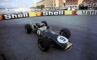 Rzeszowiak2 - Denny Hulme podczas zwycięskiego dla niego Grand Prix Monaco 1967
#f1 ...