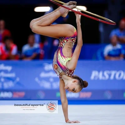 contrast - Międzynarodowa Federacja Gimnastyczna (FIG) zabroniła rosyjskim sportowcom...