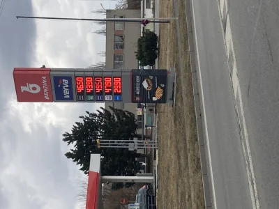 mar3k21 - I dlatego Czesi jeżdżą do Polski po paliwo . 
10 czk to w przybliżeniu 1,9...