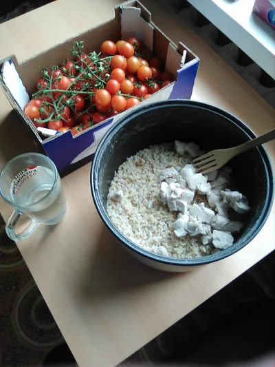 anonymous_derp - Dzisiejszy obiad: Odgrzewany ryż brązowy, duszone filety kurczęce, p...
