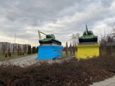 lobozmarcin - Cmentarz Żołnierzy Radzieckich we Wrocławiu.
(źródło Jacek Harłukowicz...