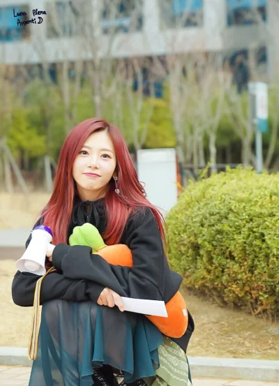 XKHYCCB2dX - #jiu #dreamcatcher 
#koreanka