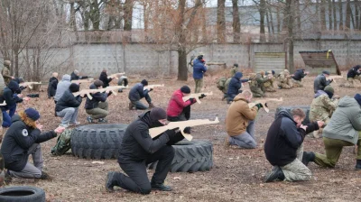 n.....a - U was stara, też słoikami z ogórkami zbija drony bojowe? ( ͡º ͜ʖ͡º) Ludzie ...