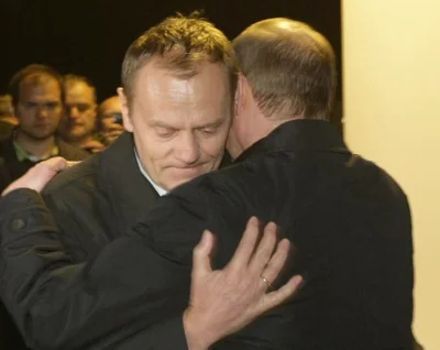 abd00l3k - Donald Tusk pocieszający Putina, gdy ten dowiedział się o wojnie na Ukrain...