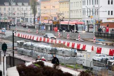Teec - @niochland: w Gdańsku przejście dla pieszych robią już rok i będą robić jeszcz...