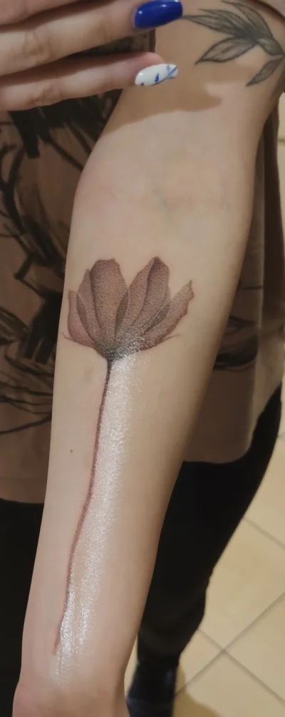 WideOpenShut - A od męża na dzień kobiet dostałam kwiatka 
(｡◕‿‿◕｡)
#tatuaze #tattoo