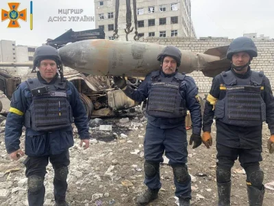 Antlioon - Ukraińcy od dzisiaj podobno mają im te bomby odrzucać. Normalnie, jak kami...