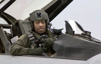 c.....w - BREAKING NEWS: Amerykański pilot No-Air Force sfotografowany podczas manewr...