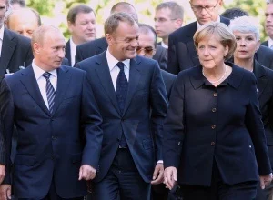 t.....5 - Tusk, Merkel, Putin trzej bratanki.