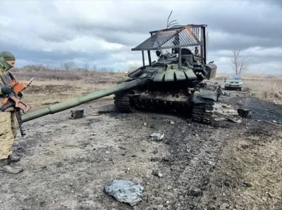tomosano - ruski T-72B3, jakby spał 

#ukraina #wojna