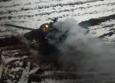 tos-1_buratino - Płonący malowniczo, rosyjski T-80BVM. Zdjęcie wygląda jak zrobione 3...