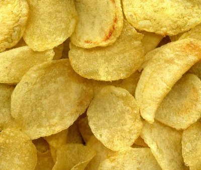 kapazgon - Jem właśnie Star chipsy cebulowe i w ogóle mi nie podchodzą. ( ͡° ʖ̯ ͡°)