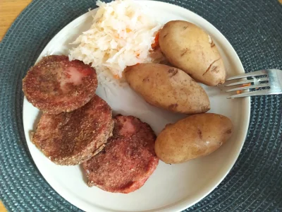 uhauha - #dieta #if #gotujzwykopem #lowcarb 
Mortadela w keto panierce, ziemniaki, ka...