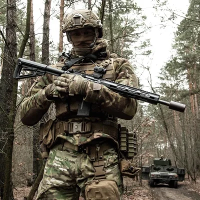 wfyokyga - To M4 jest? Nie znam się na tych nowych broniach. 
#ukraina #bron