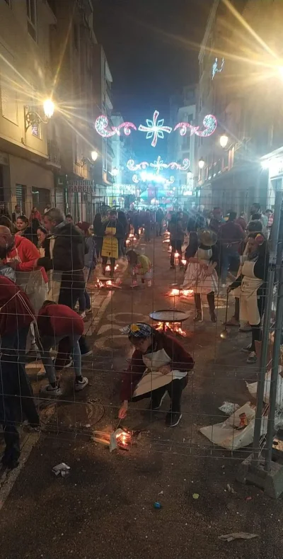 rafciossi - Lokalne święto w Hiszpanii wygląda bardziej jak obóz dla uchodźców niż ob...