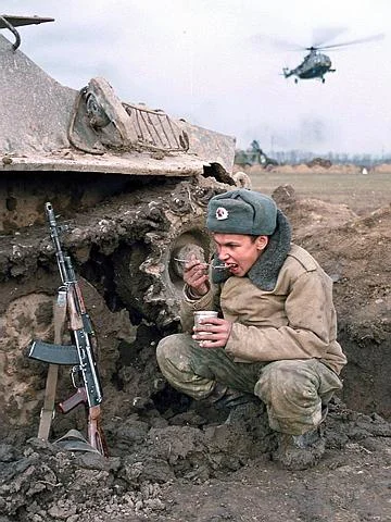 myrmekochoria - Rosyjski żołnierz podczas wojny w Czeczenii

#starszezwoje - tag ze...