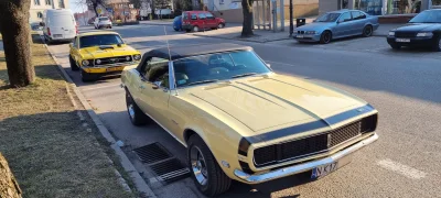 CarSpotterka - @CarSpotterka: Ford Mustang 1967r. Fastback w towarzystwie Chevroleta ...