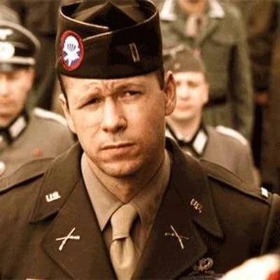 etherway - > Brat Donnie'go Wahlberga (Mark Wahlberg) miał lepszą muzę w tamtych pięk...