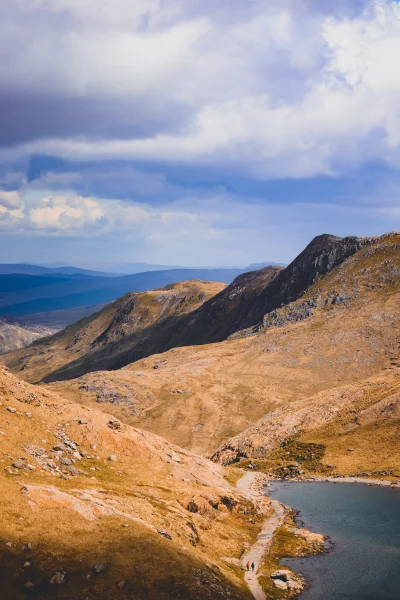 lebele - Widok z drogi na najwyższy szczyt górski w Walii - Snowdon. 

#boysinbrist...