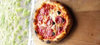 kleeb - #pizza #gotujzwykopem

A takie coś dzisiaj zrobiłem.

Pozdrowienia @d3sta...