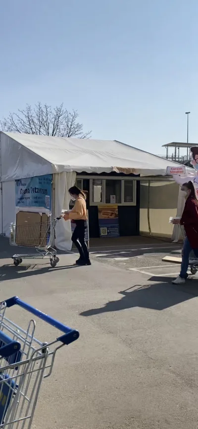 camelski - Niemieckie covidiany za zrobienie testu pod Ikea dostaja hotdogi, chodzą w...