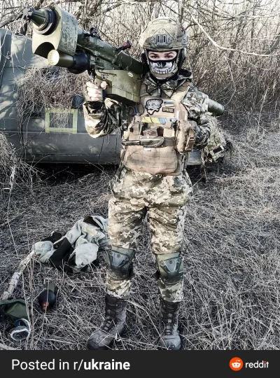 Bubsy3D - Pani żołnierka z Ukrainy z naszym piorunkiem. 
SPOILER