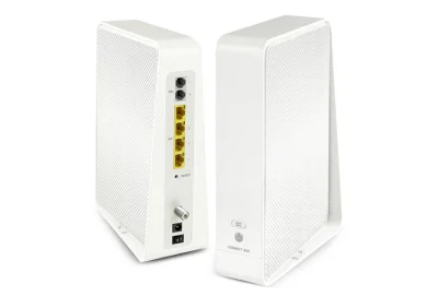 Altru - #internet #upc 

Mirki pomocy.
Mam taki ruter z UPC.
Sam internet. Do nie...