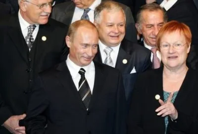 renkaboga - @Cichy87: @BluSpixMacaw: zimny Lechu chyba też coś sobie chlapnał z Putin...