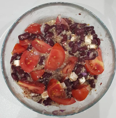 NotYetDefined - #kolacja
#salatka meksykańska z kaszy quinoa 
#cebula #czosnek #wod...