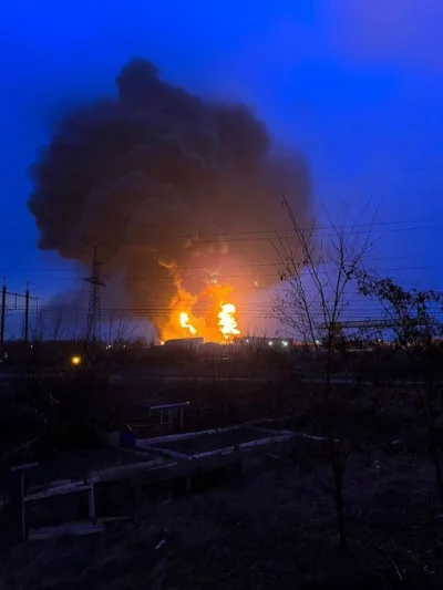 vaknell2 - Liczne filmy  z ataku ukraińskich helikopterów na skład paliwa w Biełgorod...
