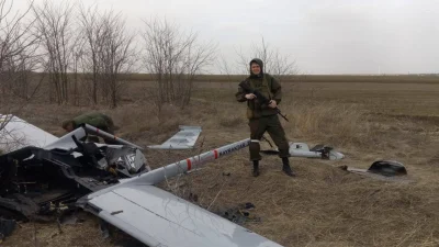 LazyInitializationException - Ruska onuca pozująca przy rozbitym bajraktarze

#ukra...