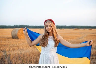 Pan_Buk - @YellowRabbit: życzę poznania pięknej Ukrainki swojego życia. ( ͡° ͜ʖ ͡°)
...