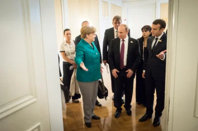 podsloncemszatana - Panie prezydencie, proszę wchodzić! Europa czeka.
#rosja #ukrain...