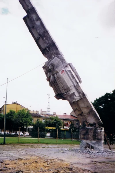 kleopatrixx - Obalenie pomnika hańby

Siedlce 29 czerwca 1996 roku
Rozebranie Pomn...