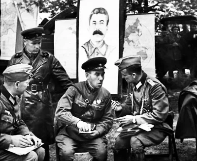 Lilac - Tak ruskie walczyli w nazizmem że dogadali się i zaatakowali Polskę razem
