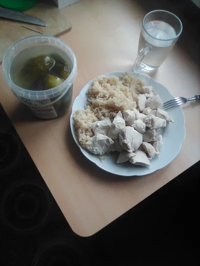 anonymous_derp - Dzisiejszy obiad: Duszone filety kurczęce, ryż brązowy, kiszone ogór...