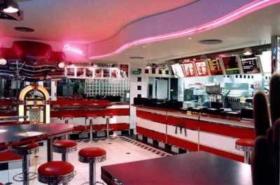 MARClN - McDonald's przy ulicy Ostrobramskiej w Warszawie, rok 1995.
 
Pamiętam jak r...