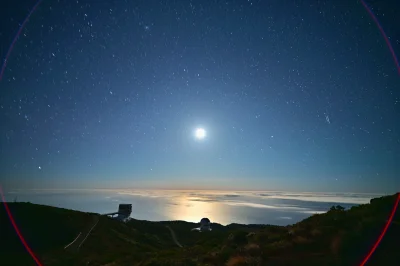F_Ogot - Księżyc ponad kopułami teleskopów TNG i GTC.
#fotografia #astrofoto #astrof...