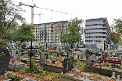 Carnage666 - @rotcarnage: Nad cmentarzem ( a raczej w miejscu) już jest w Krakowie.
...