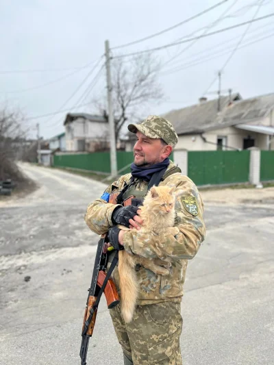 szurszur - Ukraiński ochotnik z kotem.

#ukraina #rosja