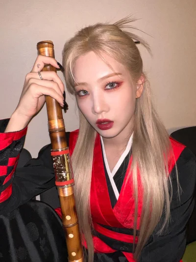 PrawaRenka - #kimlip #loona 
#koreanka