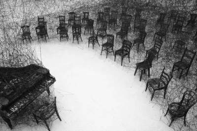 GARN - #sztuka #art #sztukiwizualne #fotografia autor: Chiharu Shiota, IN SILENCE, 20...