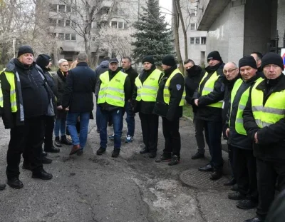 Bryzoll - Jaaaacy ochroniarze, jak znam życie, każdy obowiązkowo z grupą inwalidzką. ...