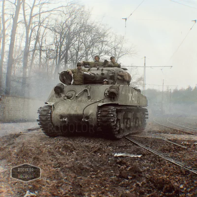 wojna - Amerykański czołg Sherman z 6 Dywizji Pancernej w pobliżu Frankfurtu, Niemcy....