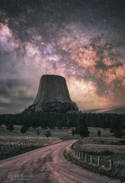 Artktur - Droga Mleczna nad Devils Tower
fot. MaryBeth Kiczenski

#fotografia #ast...